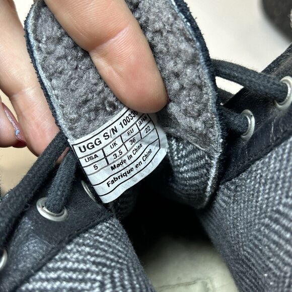 UGG Zea Women’s Black Leather Fold Over Shearling Wedge Lace-Up Boots Size 5 - Picture 6 of 8